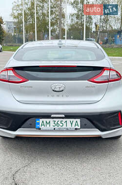 Хэтчбек Hyundai Ioniq 2018 в 