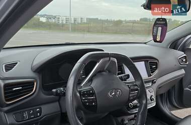 Хэтчбек Hyundai Ioniq 2017 в 