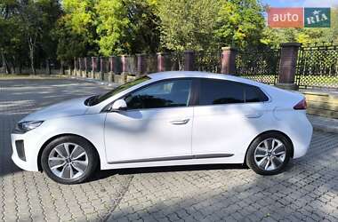 Хетчбек Hyundai Ioniq 2017 в 