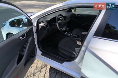Хетчбек Hyundai Ioniq 2017 в 