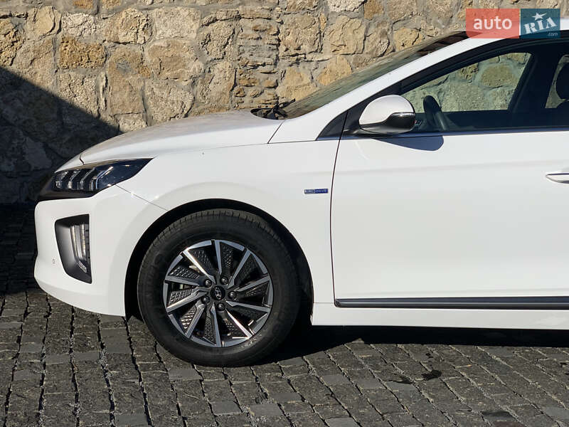Лифтбек Hyundai Ioniq 2021 в Ровно