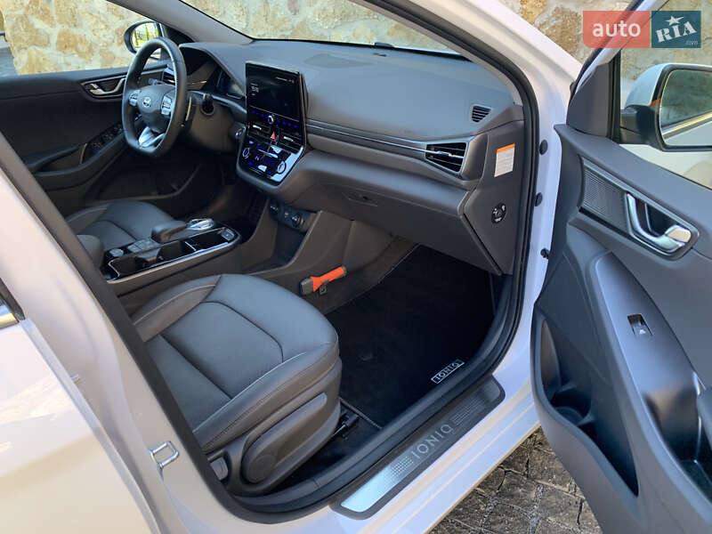 Лифтбек Hyundai Ioniq 2021 в Ровно