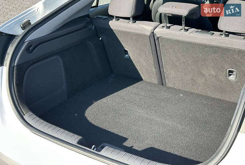 Лифтбек Hyundai Ioniq 2019 в Березовке фото 12 Лифтбек Hyundai Ioniq 2019 в Березовке