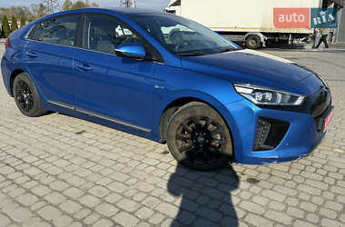 Хэтчбек Hyundai Ioniq 2018 в 