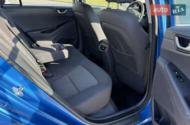 Хэтчбек Hyundai Ioniq 2018 в 