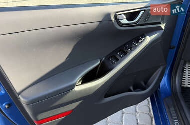 Хэтчбек Hyundai Ioniq 2018 в 