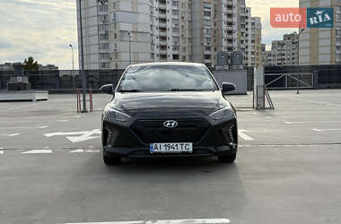 Хэтчбек Hyundai Ioniq 2018 в 