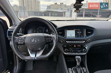 Хэтчбек Hyundai Ioniq 2018 в 