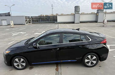 Хэтчбек Hyundai Ioniq 2018 в 