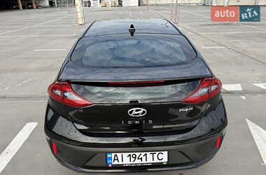 Хэтчбек Hyundai Ioniq 2018 в 