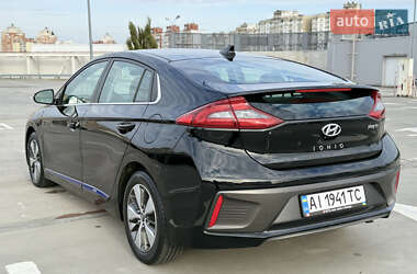 Хэтчбек Hyundai Ioniq 2018 в 