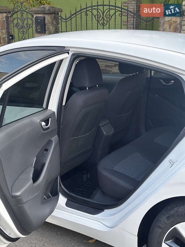 Хэтчбек Hyundai Ioniq 2017 в Тернополе