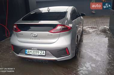 Хэтчбек Hyundai Ioniq 2018 в 