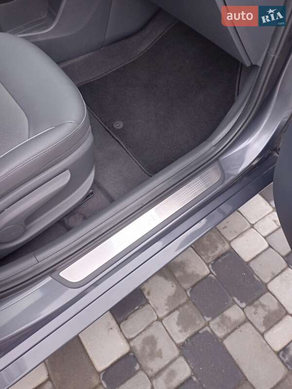 Лифтбек Hyundai Ioniq 2019 в Житомире