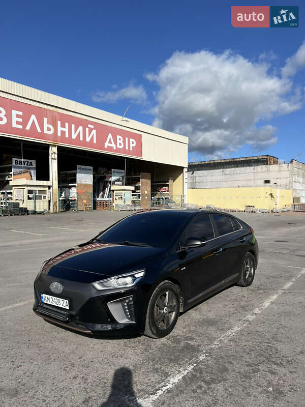 Хэтчбек Hyundai Ioniq 2016 в Житомире фото Хэтчбек Hyundai Ioniq 2016 в Житомире