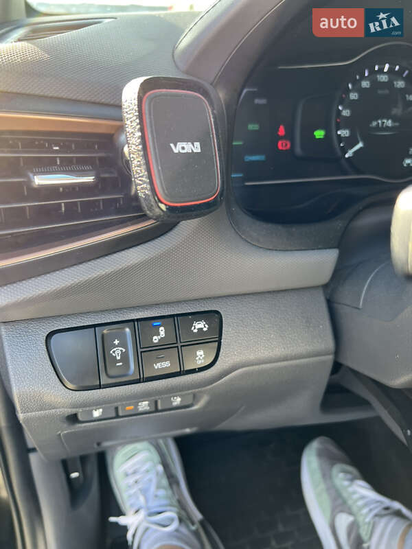 Хэтчбек Hyundai Ioniq 2016 в Житомире фото 10 Хэтчбек Hyundai Ioniq 2016 в Житомире