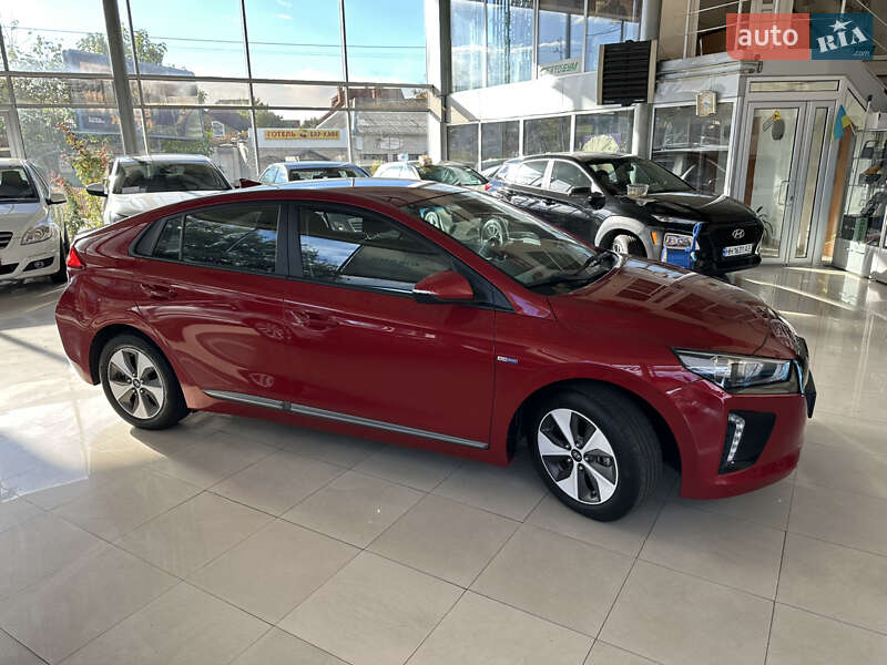 Лифтбек Hyundai Ioniq 2019 в Одессе фото 3 Лифтбек Hyundai Ioniq 2019 в Одессе