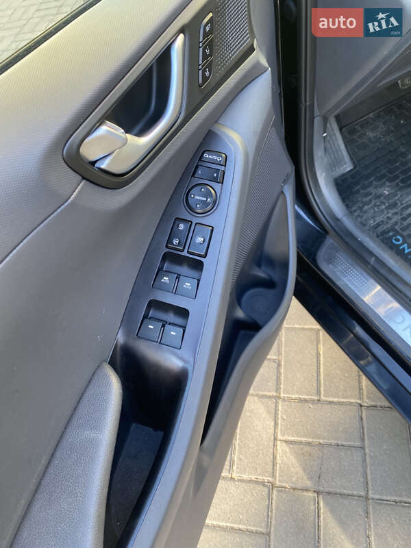 Хэтчбек Hyundai Ioniq 2016 в Виннице фото 16 Хэтчбек Hyundai Ioniq 2016 в Виннице