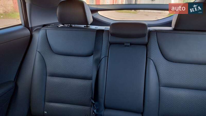 Хэтчбек Hyundai Ioniq 2016 в Умани