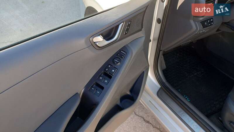 Хэтчбек Hyundai Ioniq 2016 в Умани