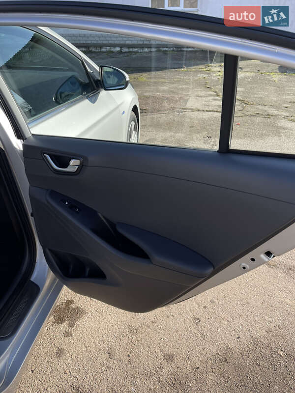 Хэтчбек Hyundai Ioniq 2018 в Житомире