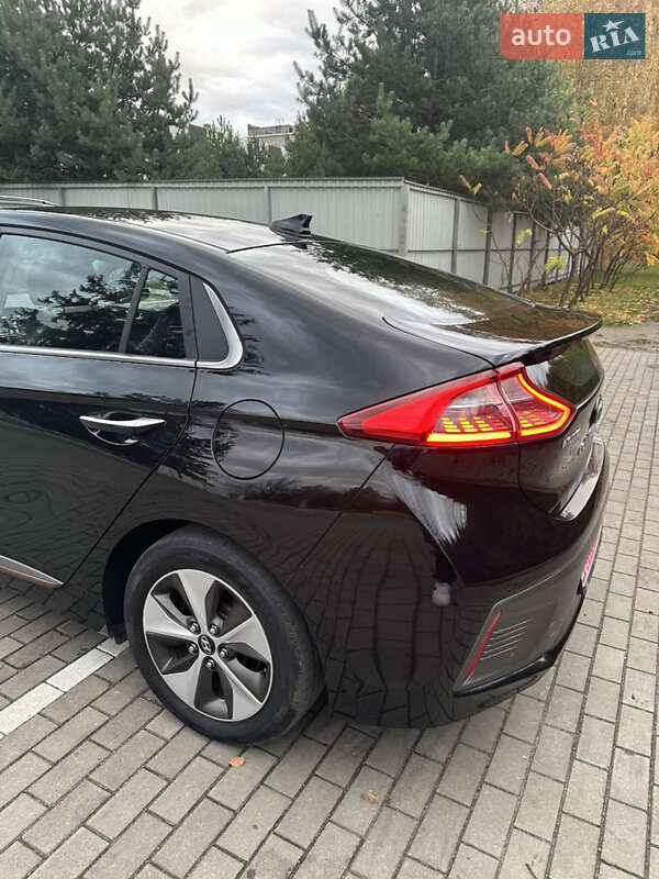 Хэтчбек Hyundai Ioniq 2017 в Луцке фото 26 Хэтчбек Hyundai Ioniq 2017 в Луцке