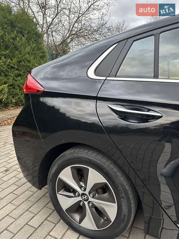 Хэтчбек Hyundai Ioniq 2017 в Луцке фото 30 Хэтчбек Hyundai Ioniq 2017 в Луцке