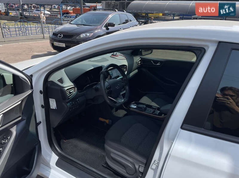 Хетчбек Hyundai Ioniq 2019 в Києві фото 15 Хетчбек Hyundai Ioniq 2019 в Києві