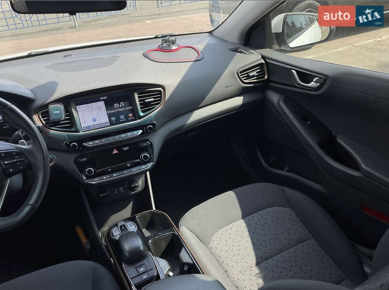 Хетчбек Hyundai Ioniq 2019 в Києві фото 18 Хетчбек Hyundai Ioniq 2019 в Києві