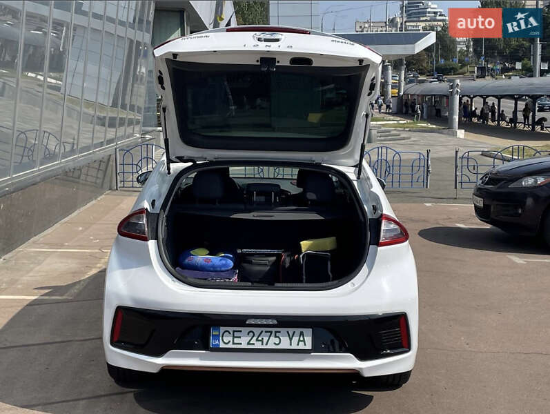 Хетчбек Hyundai Ioniq 2019 в Києві фото 30 Хетчбек Hyundai Ioniq 2019 в Києві