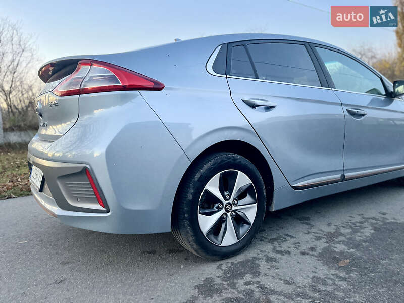 Хэтчбек Hyundai Ioniq 2016 в Владимире
