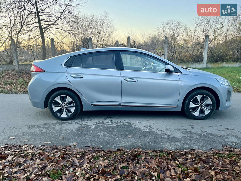 Хэтчбек Hyundai Ioniq 2016 в Владимире