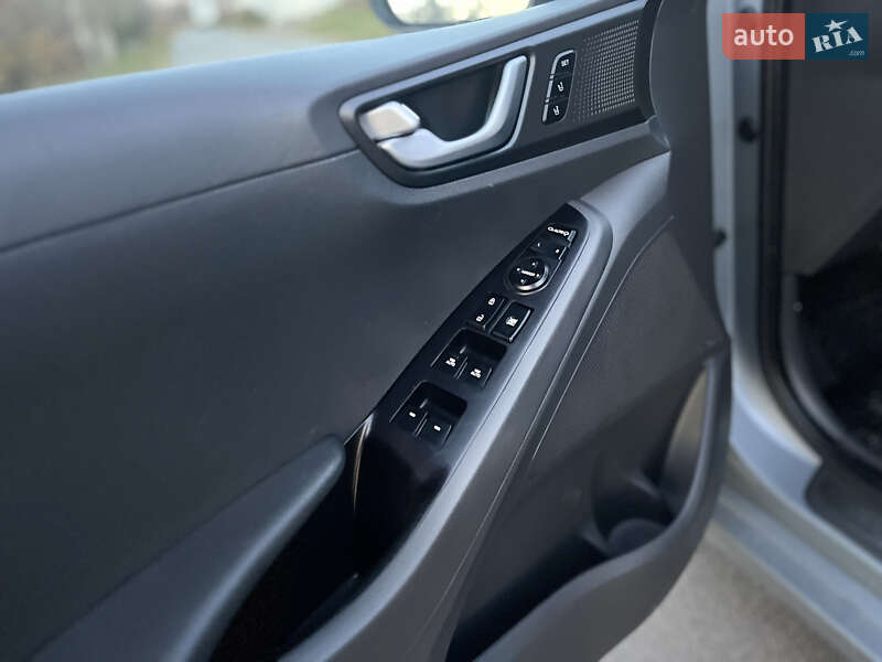 Хэтчбек Hyundai Ioniq 2016 в Владимире