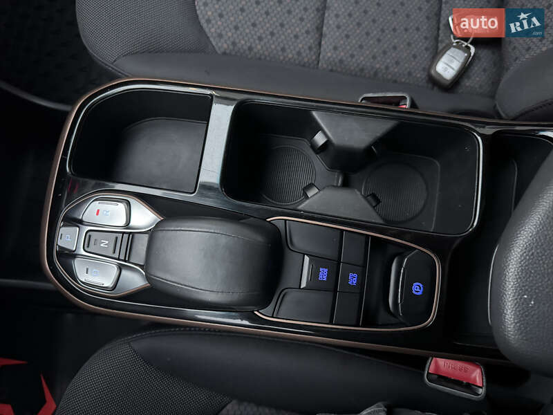 Хэтчбек Hyundai Ioniq 2018 в Тернополе фото 21 Хэтчбек Hyundai Ioniq 2018 в Тернополе