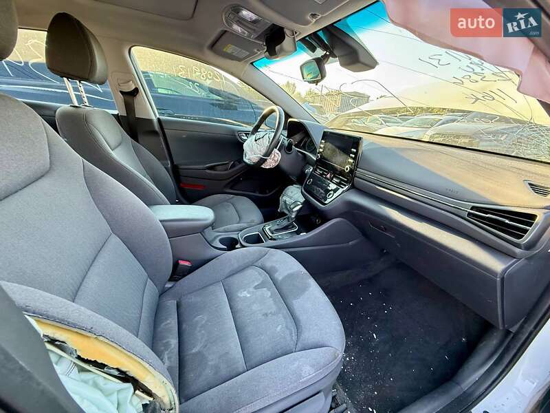 Ліфтбек Hyundai Ioniq 2021 в Києві фото 22 Ліфтбек Hyundai Ioniq 2021 в Києві