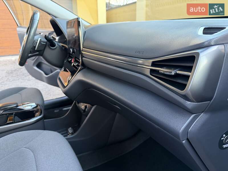Лифтбек Hyundai Ioniq 2020 в Львове фото 75 Лифтбек Hyundai Ioniq 2020 в Львове