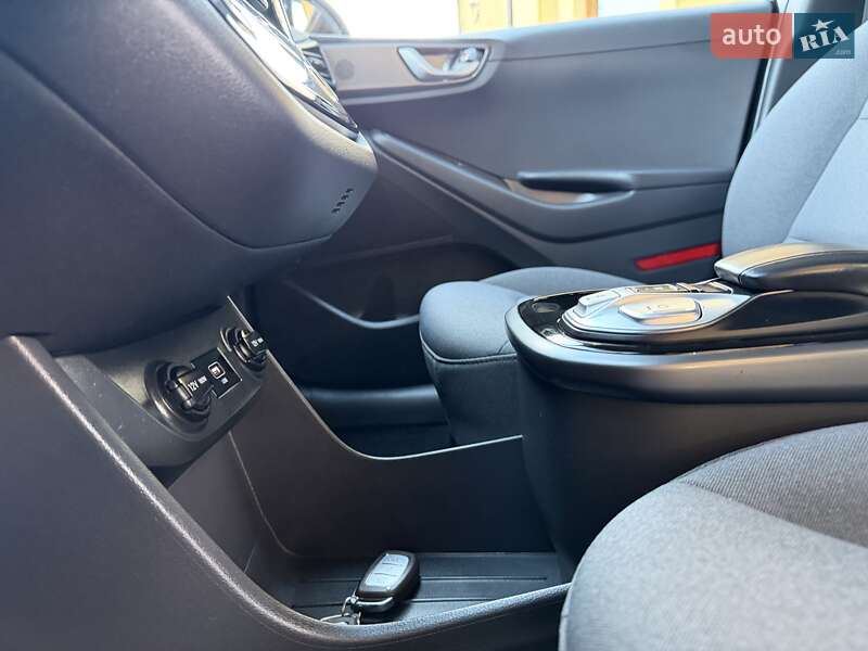 Лифтбек Hyundai Ioniq 2020 в Львове фото 87 Лифтбек Hyundai Ioniq 2020 в Львове