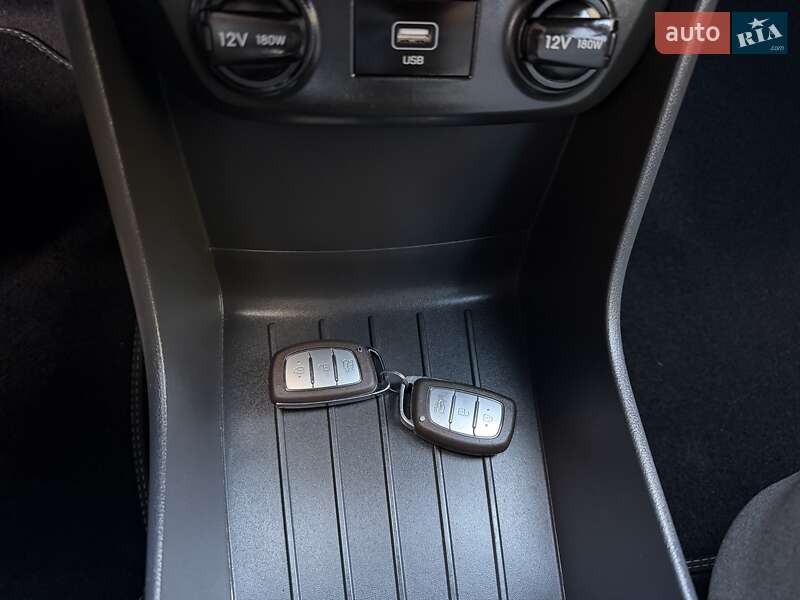 Лифтбек Hyundai Ioniq 2020 в Львове фото 104 Лифтбек Hyundai Ioniq 2020 в Львове