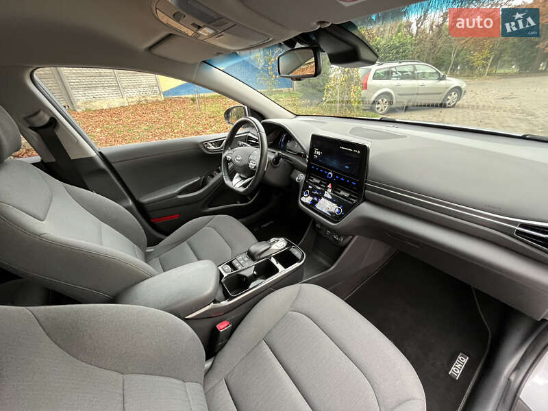 Лифтбек Hyundai Ioniq 2020 в Луцке