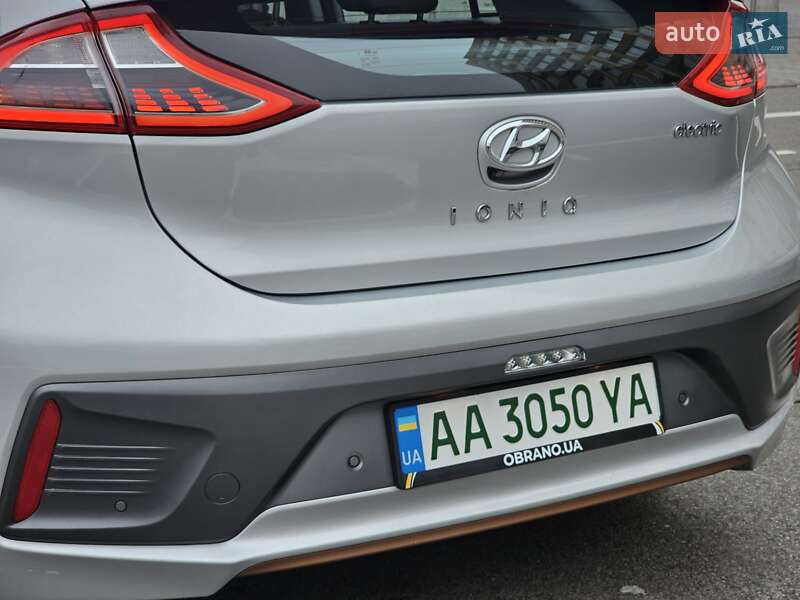 Лифтбек Hyundai Ioniq 2019 в Киеве