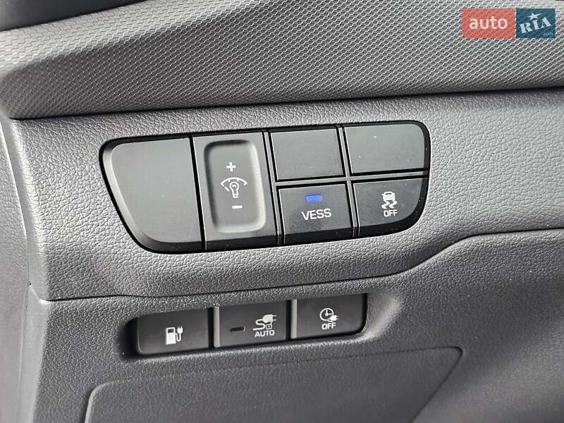 Лифтбек Hyundai Ioniq 2019 в Киеве