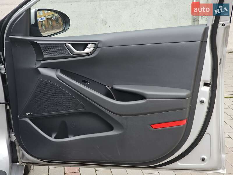 Лифтбек Hyundai Ioniq 2019 в Киеве