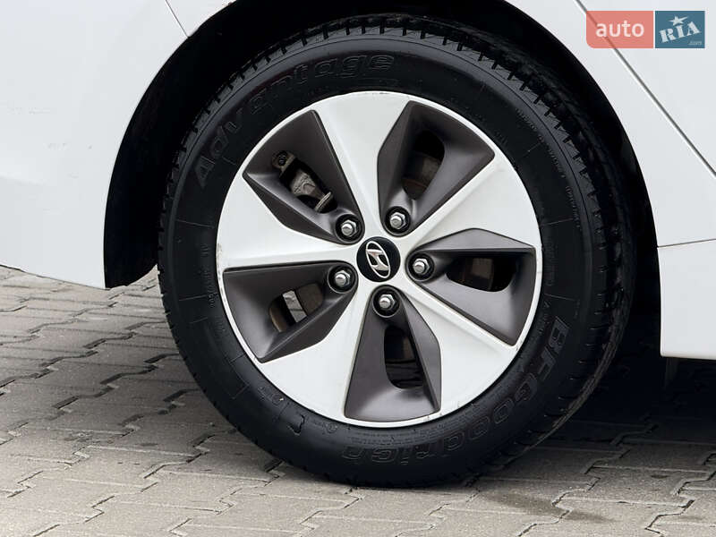 Хэтчбек Hyundai Ioniq 2019 в Тернополе фото 12 Хэтчбек Hyundai Ioniq 2019 в Тернополе