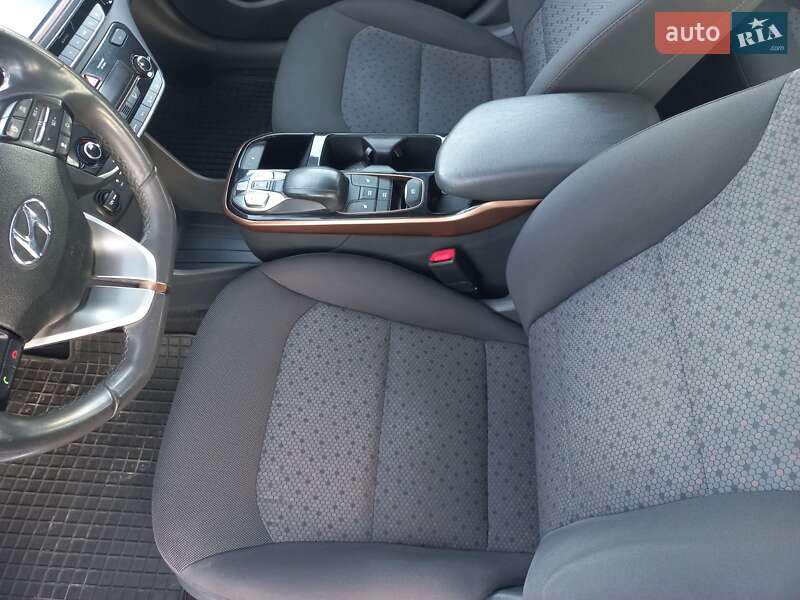 Хетчбек Hyundai Ioniq 2017 в Шептицькому