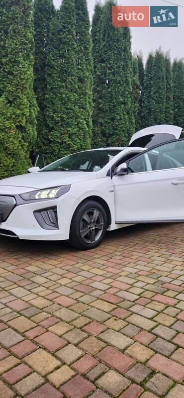 Лифтбек Hyundai Ioniq 2020 в Ровно