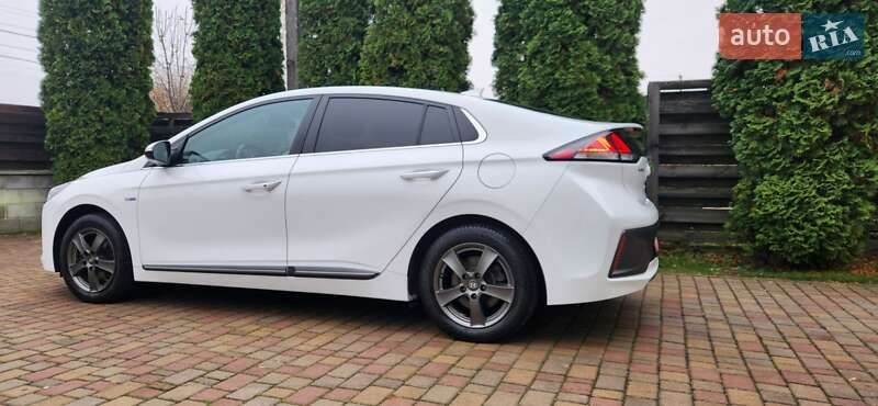 Лифтбек Hyundai Ioniq 2020 в Ровно