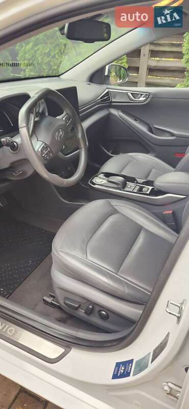 Лифтбек Hyundai Ioniq 2020 в Ровно