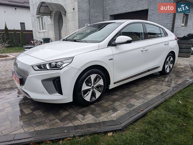 Хэтчбек Hyundai Ioniq 2016 в Виннице фото 9 Хэтчбек Hyundai Ioniq 2016 в Виннице