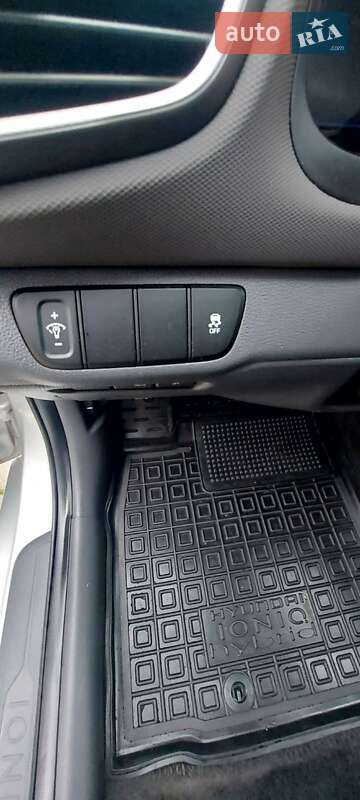 Лифтбек Hyundai Ioniq 2019 в Виннице фото 34 Лифтбек Hyundai Ioniq 2019 в Виннице