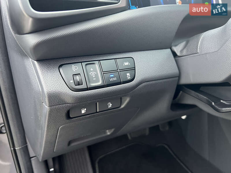 Лифтбек Hyundai Ioniq 2019 в Киеве фото 21 Лифтбек Hyundai Ioniq 2019 в Киеве